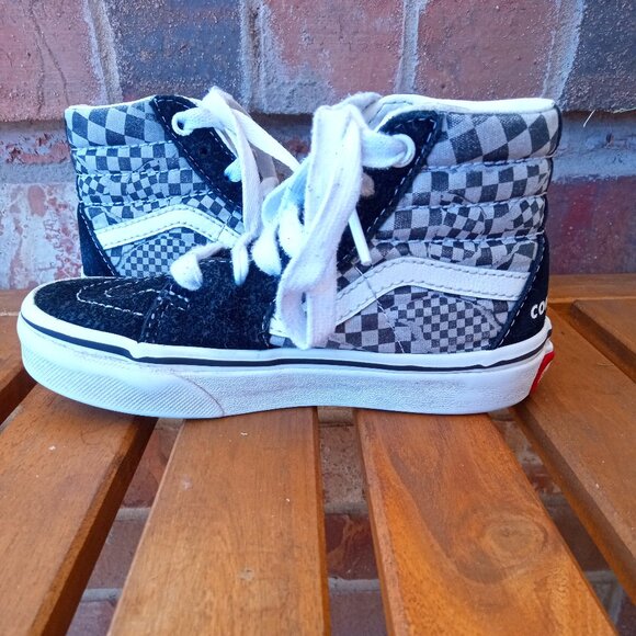 Vans Other - Vans Off The Wall High Tops Boys Size 11.5 Shoes Black White Sneakers Lace Up